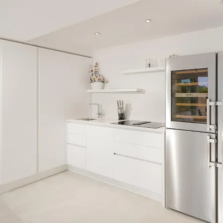 Marina Hvar * חוואר