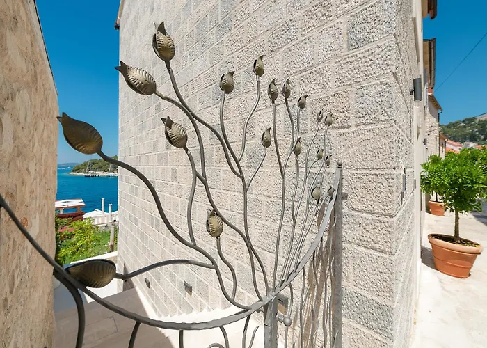 Marina Hvar Villa Hvar Town